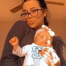 Carissa Hager's Instagram, Twitter & Facebook