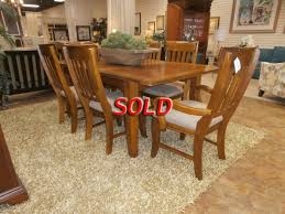Mainly serving the southern and central regions of the nation, the company provides pieces such as loveseats, media consoles, and dressers. Havertys Dining Table 6 Chairs At The Missing Piece