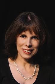 Laurie Graff's Instagram, Twitter & Facebook