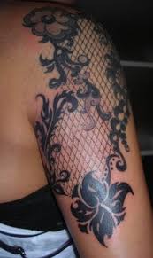 Très présent ou plus discret, à vous de choisir celui que vous préférez. Dentelle Bras Et Epaule Pour Tatouage Femme Tatouage Femme