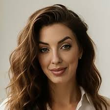 Tara Gill's Instagram, Twitter & Facebook