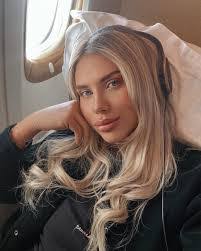 Ana Lim's Instagram, Twitter & Facebook