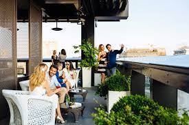 Se cercate un aperitivo chic, potete provare quello offerto dall' hotel milano scala. Le Terrazze Piu Belle Di Milano Per L Aperitivo