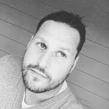 Jay Lasater's Instagram, Twitter & Facebook