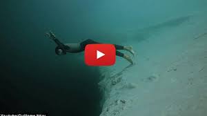 Menariknya lagi, palung tonga memiliki biodiversitas dan keanekaragaman biota laut, seperti cacing gelang yang melimpah. Video Penyelam Pemberani Masuk Ke Blue Hole Terdalam Di Dunia Tanpa Tabung Oksigen Surya