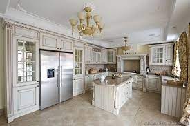 Pin By Shelby Mccarty On For My New Home Antique White Kitchen Antique Kitchen Cabinets Kitchen Cabinet Design