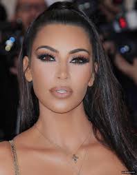 Kim kardashian has been having a rough week what with having to defend her husband's indefensible behavior, but at the met gala she is back, baby, and kanye west is nowhere in sight. Kim Kardashian Met Gala 2018 Makeup 1168x1497 Wallpaper Teahub Io