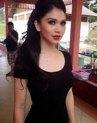 I rasa semua orang ada problem ni especially perempuan, baju punyalah banyak, tapi bila nak keluar, confirm tak boleh decide apa nak pakai. Anzalna Nasir Beautiful Girl Body Pretty Babe Girl Body