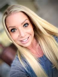 Heather Embree's Instagram, Twitter & Facebook