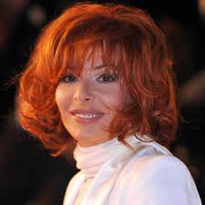 Mylène farmer,la plus grande chanteuse française depuis plus de 36 ans. Happy Birthday Mylene Farmer Feiert Heute Ihren 59 Geburtstag Mediamass