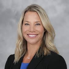 Sara Woods's Instagram, Twitter & Facebook