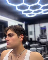 Profile for Everett Kendall Barber Zone