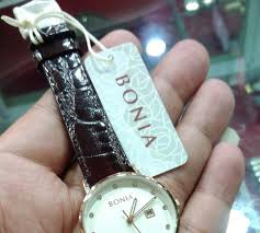 Undercut membuat style ini jadi lebih keren. Harga Jam Tangan Bonia Wanita Original Jual B101 Jam Tangan Wanita Bonia Rosso Original Kab Gresik Samudraacc Tokopedia Jam Tangan Wanita Jam Tangan Wanita