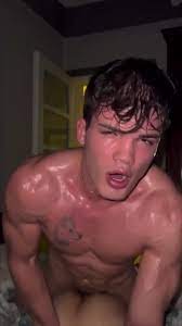 Hot and sweaty Kurt compilation - ThisVid.com