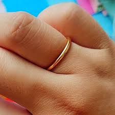 If you are experiencing an allergic reaction to 10k or 14k gold earrings, there are classic symptoms that you'll notice. Can You Be Allergic To Pure Gold Quick Expert Answer A Fashion Blog