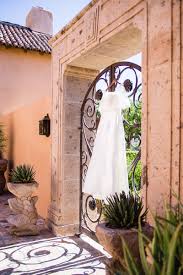 Superstition Mountain Wedding In Superstition Arizona With Images Mountain Wedding Arizona Wedding Photographer Bride Inspiration
