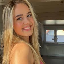 Guten Abend 🙋🏻‍♀️, ich habe eine Frage. Leider hatte ich am 16.4.  vormittags einen Verkehrsunfall, auf dem Grafenmühlenweg in Köln-Dellbrück.  Gibt es zufällig jemand, der dort etwas beobachtet hat und mir weiter