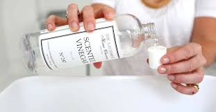 طرق تنظيف الكنب الجلد الابيض