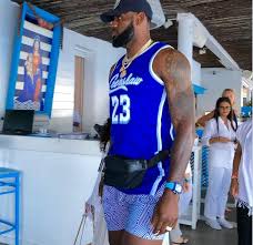 Rapper nipsey hussle was shot and killed in march outside his los angeles clothing store. Lebron James Rocks Crenshaw Jersey In Honor Of Nipsey Hussle Photo Rolling Out