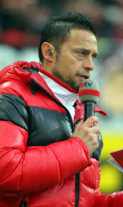 Er moderiert das programm vor, während und nach dem spiel, sowie in den spielpausen. Filstalexpress Vfb Stadionsprecher Holger Laser Moderiert Bei Der Filstalwelle