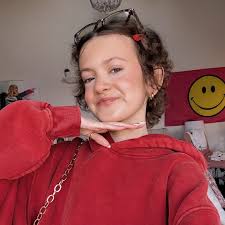 Zuza Beine celebrates her 14th birthday today! Happy Birthday, Zuza! 🎂🎈