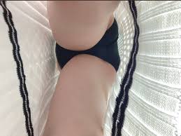 호류치마 밑 에서 죽 으 면 귀신 이 되 어도 풍류 한다.石榴裙下死，做鬼也风流😃