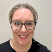 Elizabeth Plunkett's Instagram, Twitter & Facebook