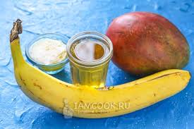 Per preparare questo gustoso frullato occorre innanzitutto sbucciare la banana e tagliarla a pezzetti. Frullati Con Mango E Banana