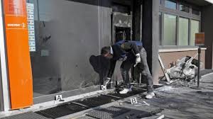 Orari di apertura banca dell'adriatico (servizio bancomat, atm) via ugo bassi 1, 40121 bologna ☎ numero di telefono indirizzo altre offerte nelle vicinanze guarda ora! Esplosivi Furti E Coca Bologna Il Business Dell Assalto Ai Bancomat Di Tutta Italia La Repubblica
