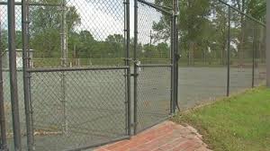 Visit the junior tab for all the updated information. Louisville S Only Free Clay Tennis Courts Need 5 000 To Reopen News Wdrb Com