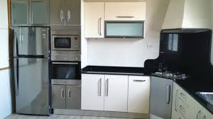 L'école d'alger s'est vu renaitre tardivement sous l'influence de l'école de tlemcen. Tlemcen Cuisine