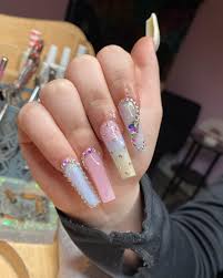 pin auf claws and all