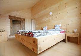 Wie jedes unserer zimmer sind die einzelzimmer mit viel liebe zum detail ausgestattet. Betten Alpiger Holzbau