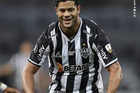 Ao lado do presidente sérgio coelho e do diretor de futebol, rodrigo caetano, o atacante hulk. Hulk Nao Se Abate Com Criticas No Retorno Ao Brasil E Elogia Cuca No Atletico Mg