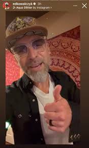 I'm just saying...if I bumped into Chad Taylor in some random place, I  wouldn't even know who he is so 🤷‍♀️ The other 3...absolutely would  instantly recognize.