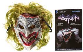 Batman: Death of the Family Book and Joker Mask Set. Купить книгу за 3877  руб.