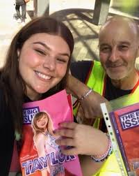 She gave me a bracelet, apparently that's what Swifties do." ❤️ Sydney  Swifties are ready for tonight's concert, and now so is Big Issue vendor  Drew! Vendors are out selling the latest