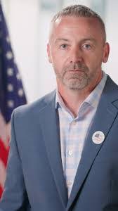 Jamie Deering's Instagram, Twitter & Facebook