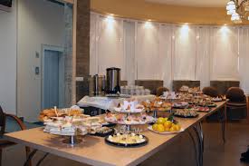 офис как накрыть стол на день рождения на работе фото Chetyre Originalnyh Varianta Ugoshenij Na Den Rozhdeniya V Ofise A Lya Minuta