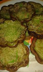 Rasanya tidak terlalu manis tetapi menyelerakan dan lazat untuk dimakan. Resepi Kuih Bakar Kemboja Pandan