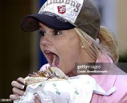 Kerry Mcfadden's Instagram, Twitter & Facebook