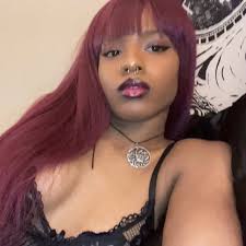 Yall remember when Miley Cyrus had a clothing line at Walmart??? They used  to eat I think this was likeeeee middle school 😫