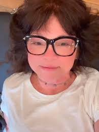 Lorraine Evers's Instagram, Twitter & Facebook