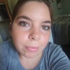 Amanda Hixon (@Focalfables)