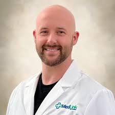 Charles Mcelveen's Instagram, Twitter & Facebook