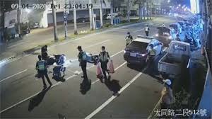 台南西濱公路車禍事故 accident at west coast highway in tainan,taiwan. å°å—è­¦æ–¹ é›¶æ™‚å·® è™•ç†è»Šç¦æ°'çœ¾ç¬'ç¨± æ•ˆçŽ‡çœŸå¥½ æ°'è¦–æ–°èžç¶²