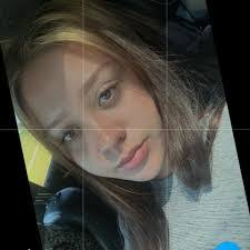 Melanie Holland's Instagram, Twitter & Facebook