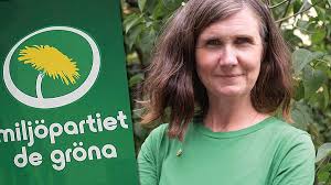 Hon har varit ordförande i miljöpartiet i malmö och språkrör för gröna studenter som hon var med och grundade. 47 Miljopartister Lat Marta Stenevi Bli Sprakror I Mp