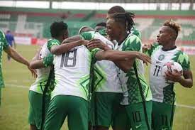 Official twitter account of nigeria super eagles. Super Eagles Players Are Eliminated From Cameroon With Two Header Goals Only 18 Players Left 9ja Flavor Algulf