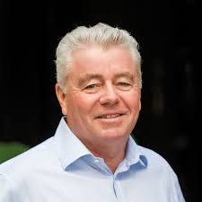 Tom Munro (@munroverimatrix)